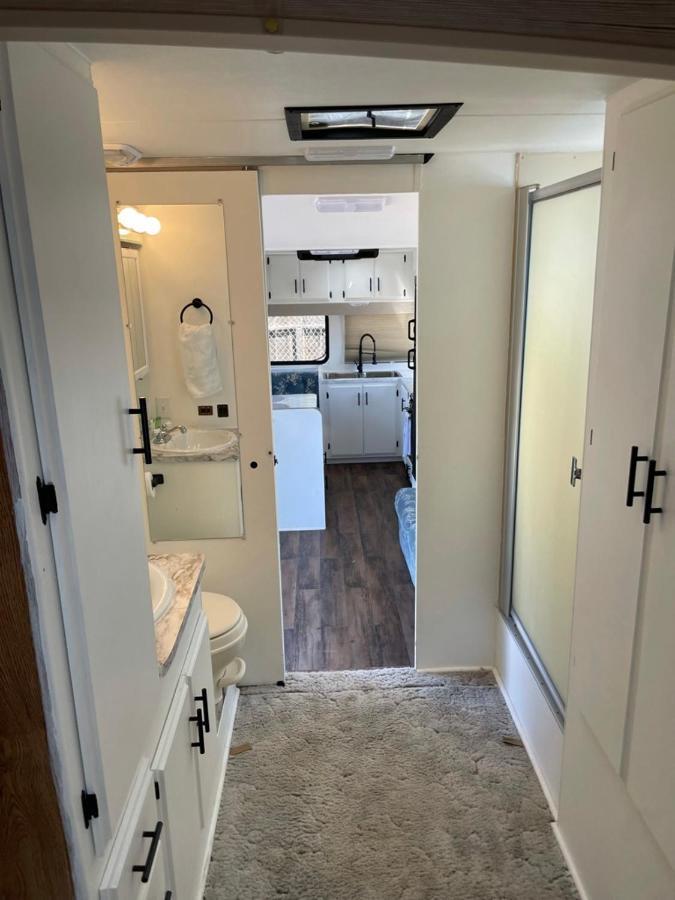 Rv2 Stunning Rv Private Netflix Freeparking Hotel Moreno Valley Kültér fotó